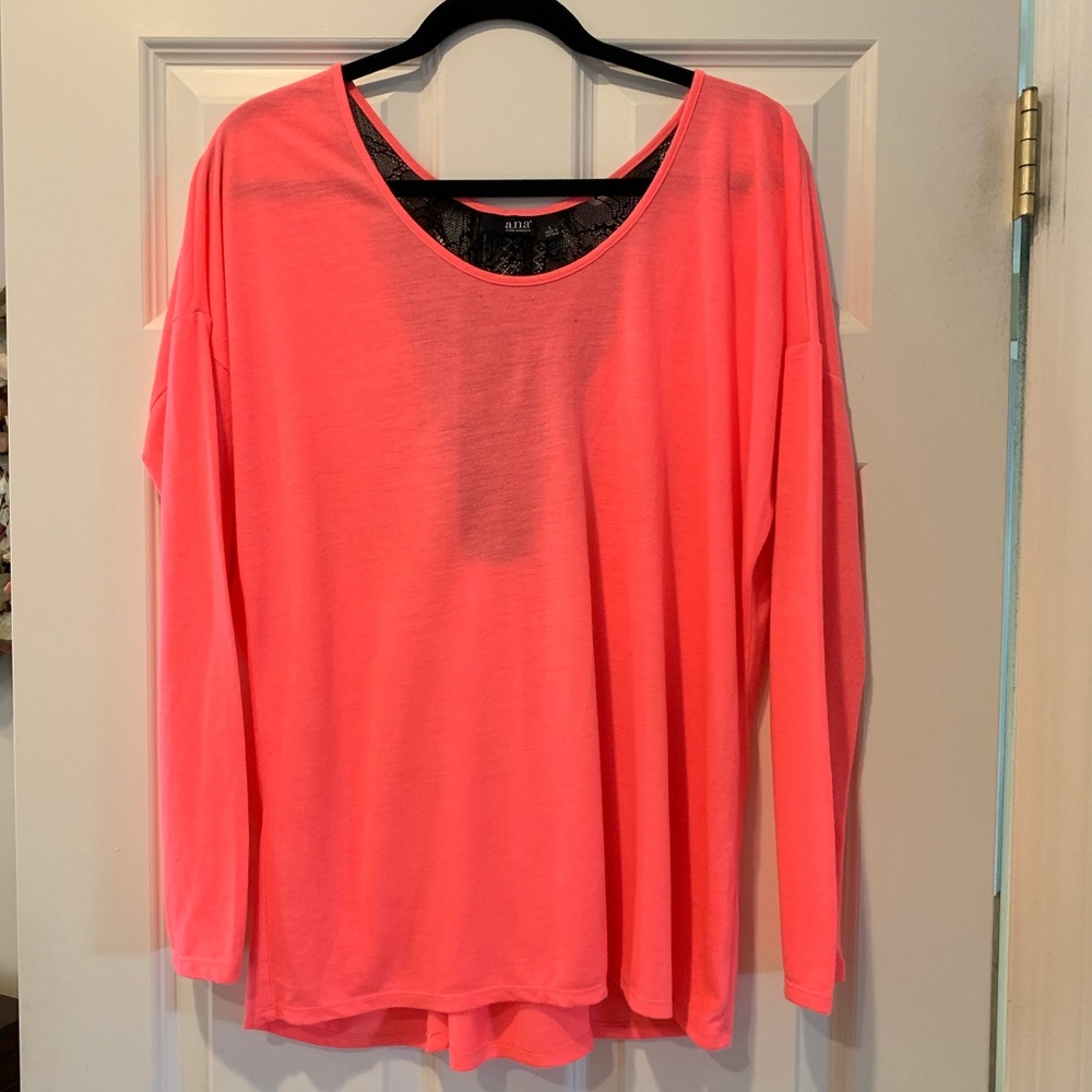 Long sleeve summer top with lacey back